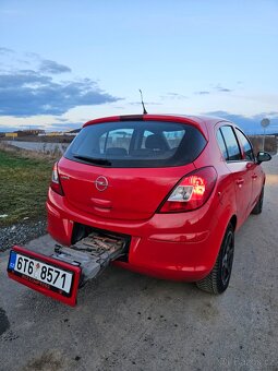 Opel Corsa D 1.4 benzín - 11