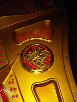 Klavír křídlo Petrof model V - 11