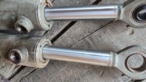 hydraulické válce dvoučinné - 11