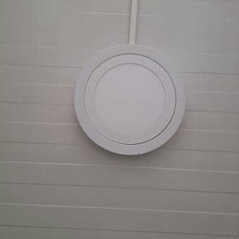 Obytný kontejner o rozměru 2,4 x 2,4 m včetně WC - 11