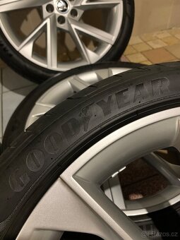 Alu kola Škoda SCALA R18 5X100 LETNÍ PNEU 205/45 R18 VEGA - 11