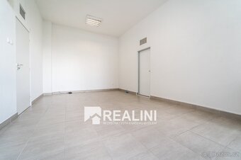 Na prodej obchodní prostor o velikosti 832m2 v centru Karvin - 11