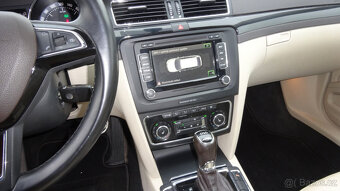 Škoda Superb Combi 2.0TDI 125kW 4x4 L&K - model 2014 - 11