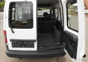 Opel Combo 1,4 66 kW Serviska benzín - 11
