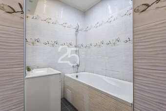 Prodej bytu po rekonstrukci o dispozici 4+1 se zasklenou lod - 11