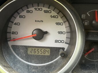 Suzuki Ignis 1,3 68 kw 2008 bourané - 11