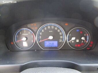 Hyundai Santa Fe, 2,2CRDi-4x4-114KW-KOUPEN V ČR - 11