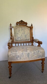 Stylové historické křeslo z 19. století – nově přečalouněné - 11