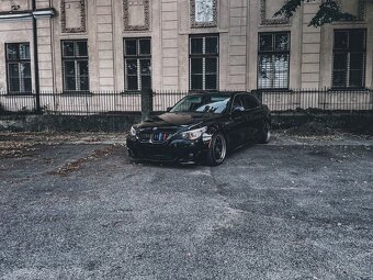 BMW E60 525i - M5 LOOK - 11