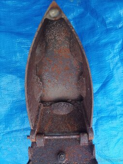 Stará žehlička, made in Czechoslovakia - 11