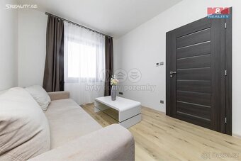Rodinný dům 4+kk s garáži   Nová Ves u Oslavan - 11