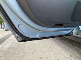 Volkswagen Passat B6 1.6 75 kW – po GO motoru, bez koroze - 11