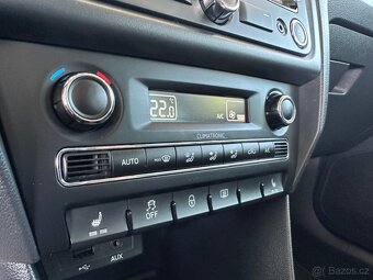 Škoda Rapid 1.6TDi NAVI,PANORAMA,TAŽNÉ - 11