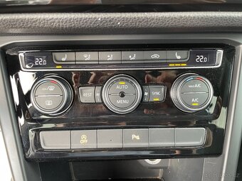 VW Touran 2.0 TDi Serviska, ALU, Senzory - 11