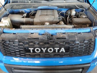 TOYOTA TUNDRA CREWMAX SR5 - 11