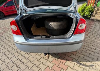 Ford Focus 1,6i Ghia Tažné Klima benzín - 11
