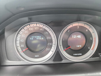 Volvo XC60 2.4 D4 AWD - 11