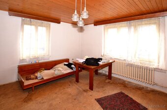 Prodej venkovské usedlosti v Předoníně s dvěmi stodolami na  - 11
