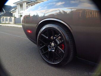 Dodge Challenger, 5.7 V8 - MANUAL - krásný stav - 11