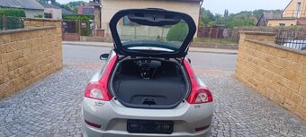 Volvo C30 2.0 diesel 110kw D3, 5 válec,r-design,2010 - 11