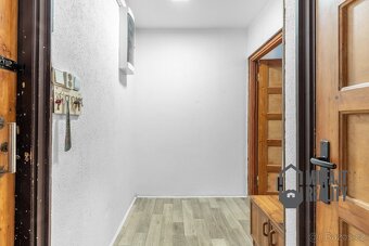 Prodej byty 3+1, garáž, zahrada, 70 m2 - Desná I - 11