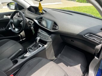 Peugeot 308 SW 1.2i 81KW Automat r.v2018 Nové v ČR - 11