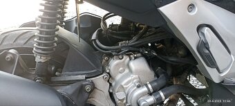 Aprilia SR MAX 300i - 11