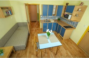 PRODEJ APARTMÁNOVÉHO DOMU "OBECNÁ ŠKOLA", SVĚTLÍK OKR. ČES - 11