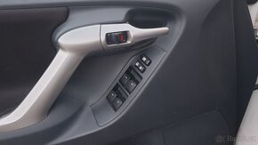 PRODÁM TOYOTA COROLLA VERSO, DIESEL AUTOMAT 1 MAJITEL - 11