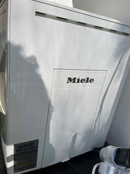 Kávovar MIELE CM 7500 - 11