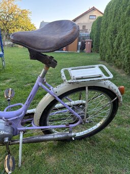 Raritní fialový stadion s11. - 11