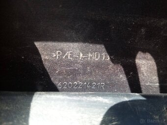 Renault Captur - přední nárazník ( 620221421R ) - 11