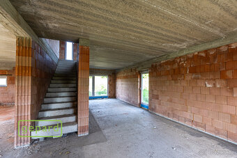 Prodej rozestavěného rodinného domu 200m2 s pozemkem 770m2,  - 11