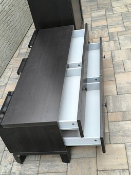 Prodám knihovnu a TV stolek IKEA - 11