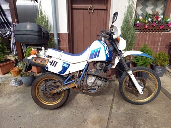 Suzuki DR 600 - 11
