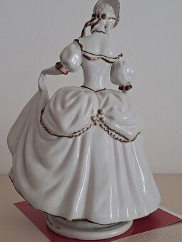 Royal Dux -Isis. - 11