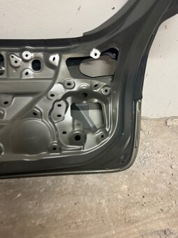 Toyota Yaris Cross 2021, zadní 5. (páté) dveře - 11