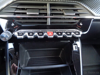 PEUGEOT 2008 1.2 PT KOUPENO ČR,1.MAJITEL,SERVISKA - 11