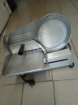 Kráječ na salám, nářezák. - 11