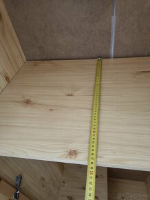 Dřevěná šatní skříň - 11