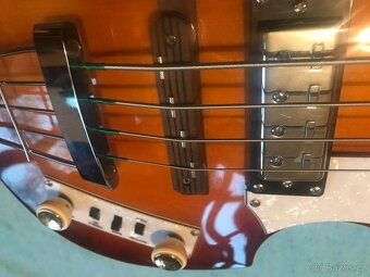 Hofner violin bass - 11