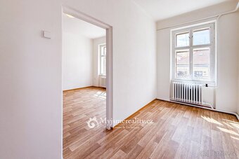 Prodej rodinného domu 4+1, zahrada, 300 m2 - Znojmo, Horní Č - 11