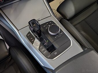 BMW Řada 3 330e xDrive ADVANTAGE, ČR, DPH - 11