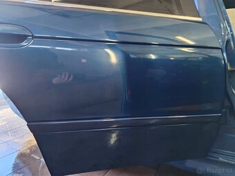 BMW E39 - zadní vrata téměř top stav - TOPAS BLAU - 11