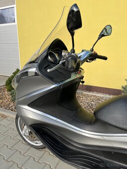 Piaggio X10 125 - 11