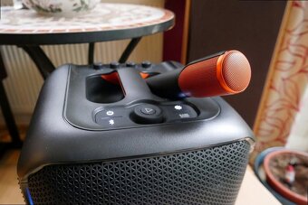 JBL Partybox encore s mikrofonem - 11