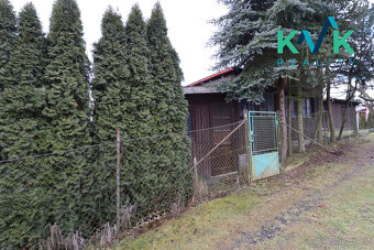 Chata, pozemek 474 m2, zast. plocha 16 m2, elektřina, před k - 11