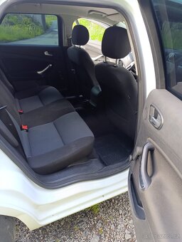 Ford mondeo kombi 1.8 TDCi - 11