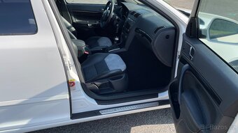 ŠKODA OCTAVIA 2.0TDi RS 125kW DSG 1.MAJITEL - 11