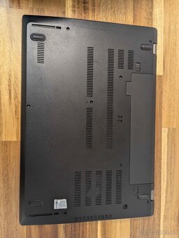 Lenovo ThinkPad T580  i7-8550U - 11